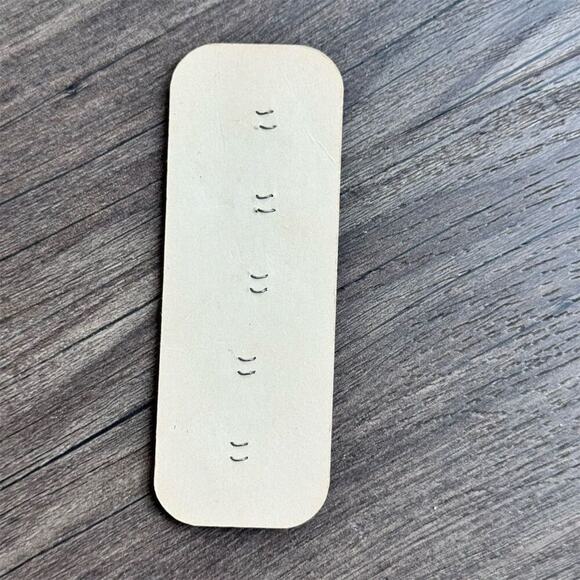 NEW ON CARD Vintage 1950s Casa de Leon Ivory 4 Hole Sewing Button Set 5 Pack - Picture 4 of 4